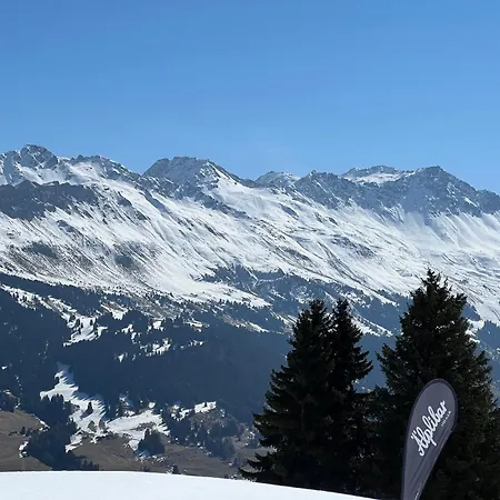 Auf 1600 Meter Hoehe - Naehe Lenzerheide