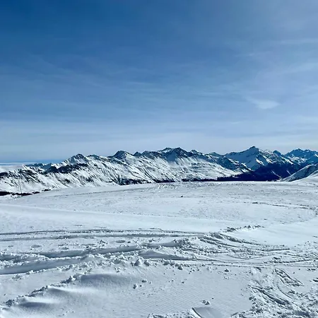 Auf 1600 Meter Hoehe - Naehe Lenzerheide Apartment